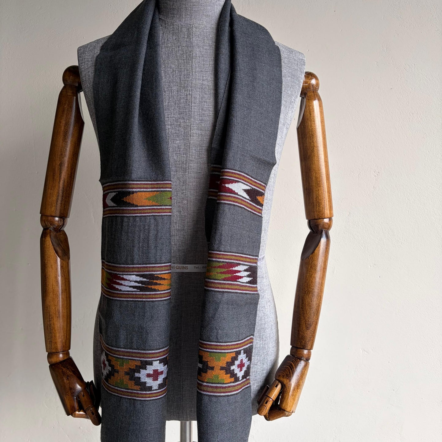 Handwoven Unisex Polywool Muffler (Dark Grey)