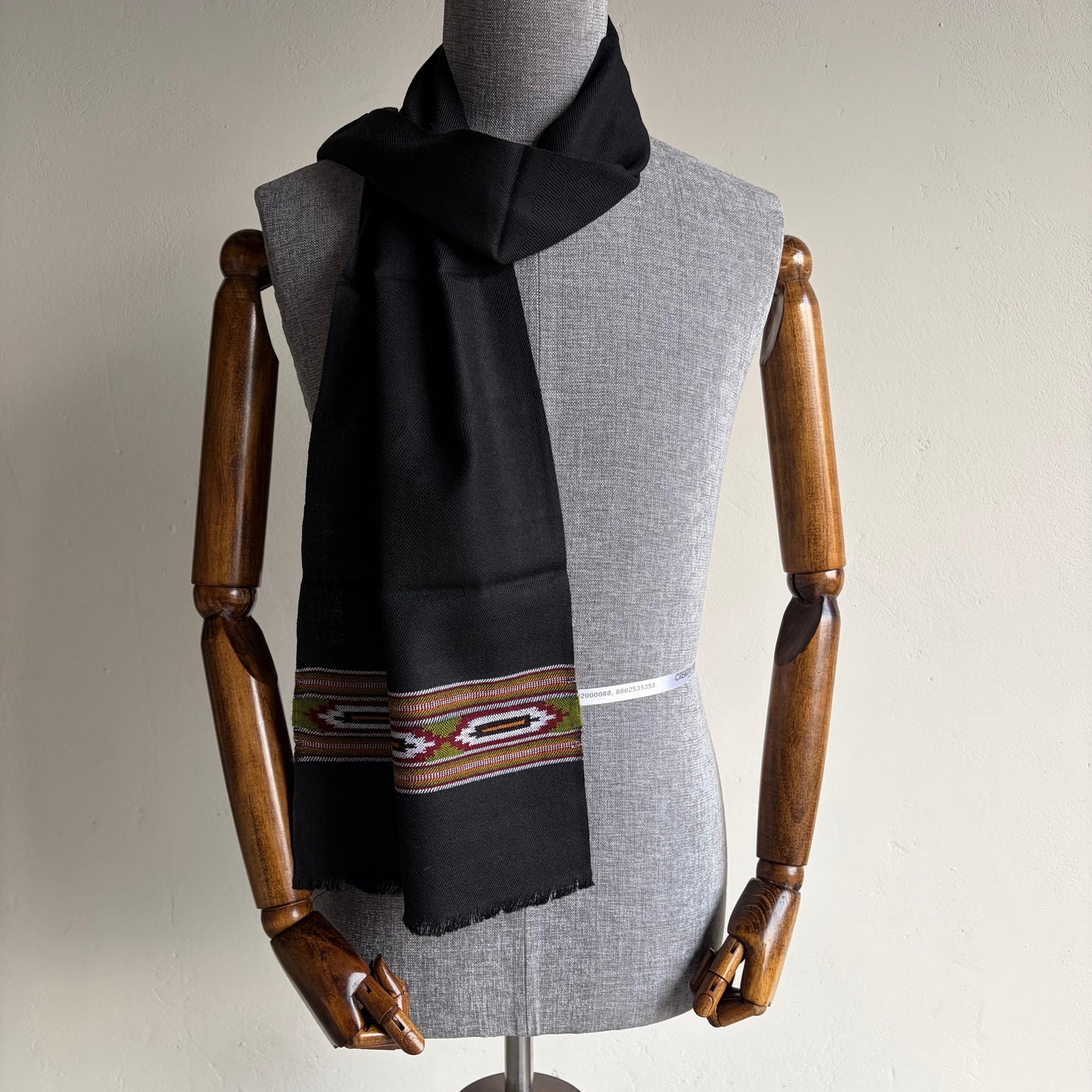Handwoven Unisex Polywool Muffler (Black)