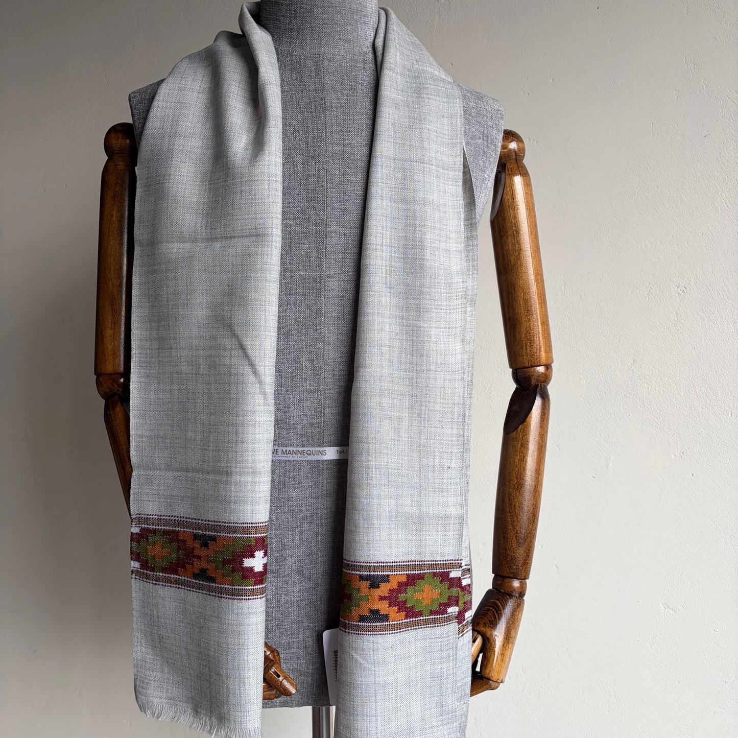 Handwoven Unisex Polywool Muffler (Light Grey)