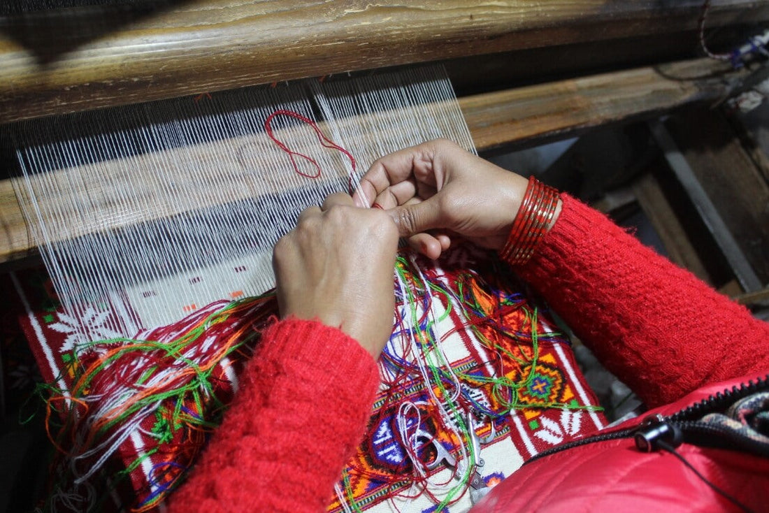 The Ultimate Guide to Winter Mufflers in India: History, Materials, and How to Style Them