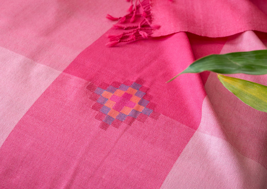 Handloom vs Powerloom Wool — What's the Difference?