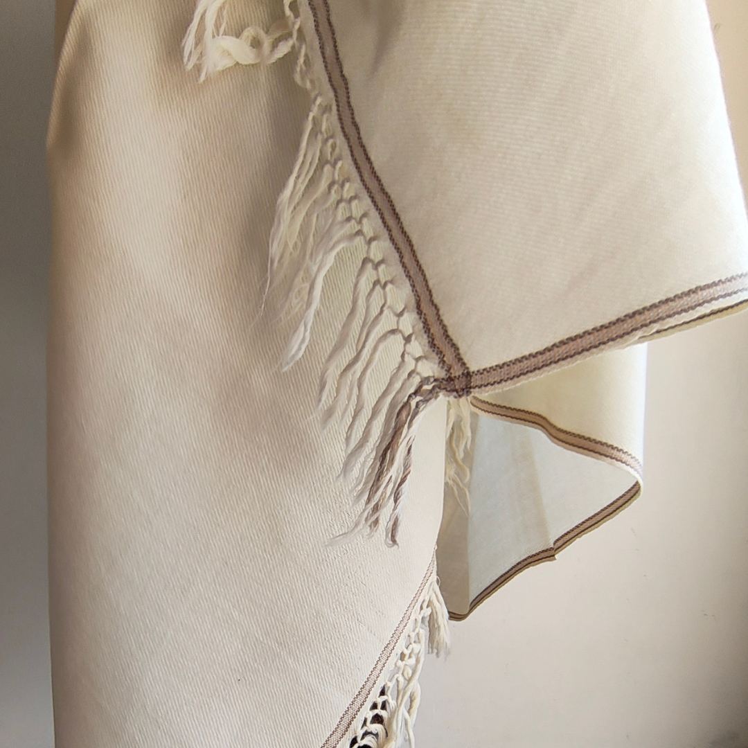 Mens Pure Woolen Kanni Shawl Cream