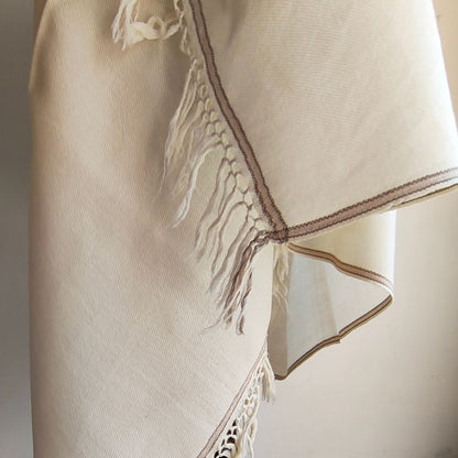 Mens Pure Woolen Kanni Shawl Cream