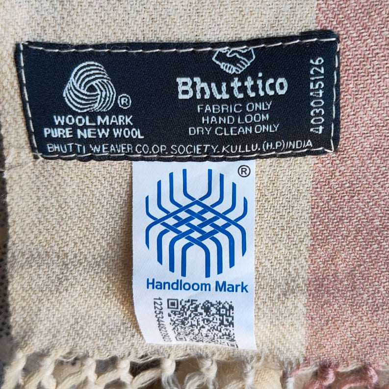 Handwoven pure merino wool Kullu stole, cream - close-up texture