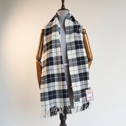 Hand Woven Pure Merino Wool Muffler (Black+White)