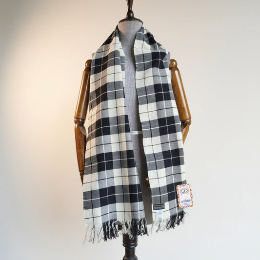 Hand Woven Pure Merino Wool Muffler (Black+White)