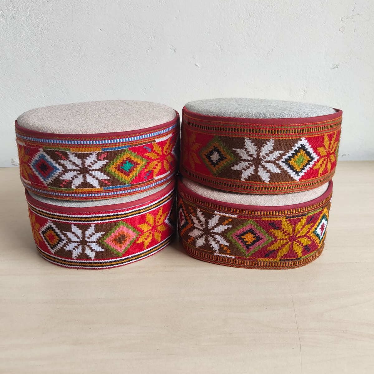 Himachali cap with flower border ( Pattern colour may vary)