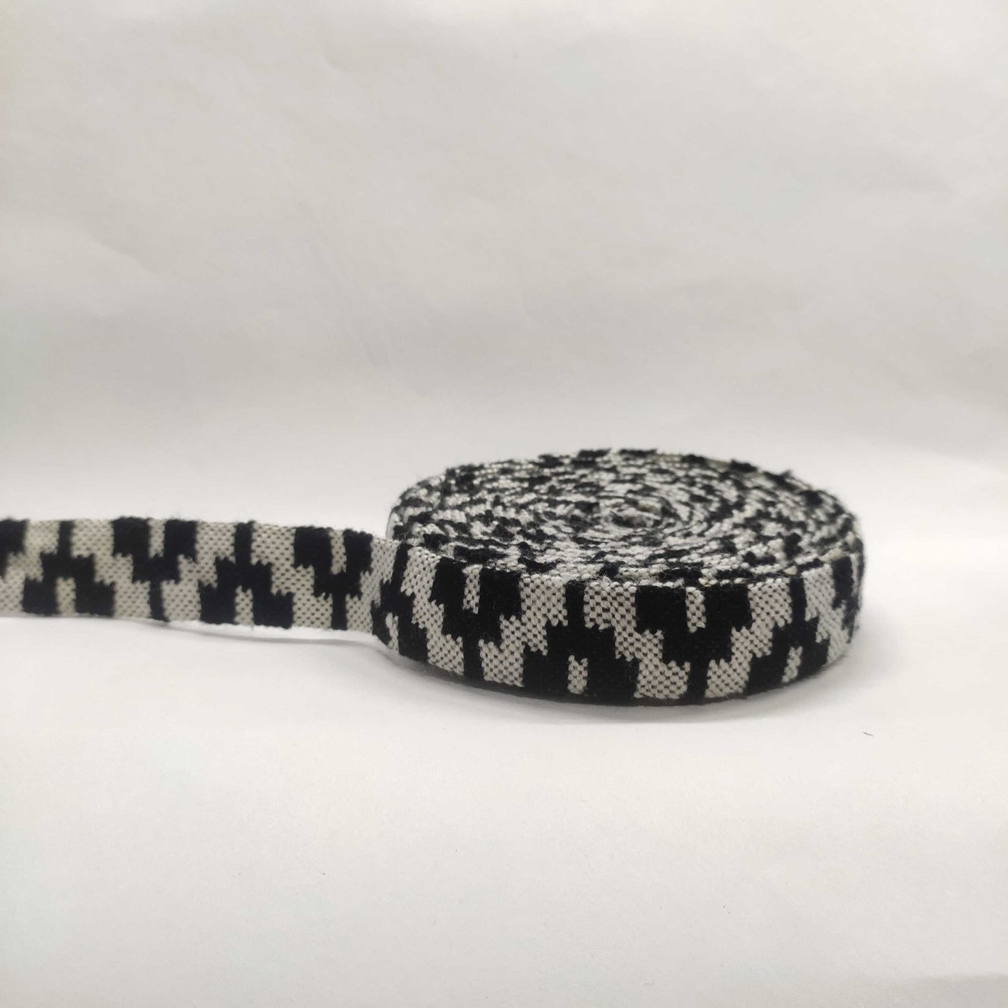 BORDER CASHMILON (Width - 1 inch) Rs.150/ - per mtr. - Bhuttico Shawls