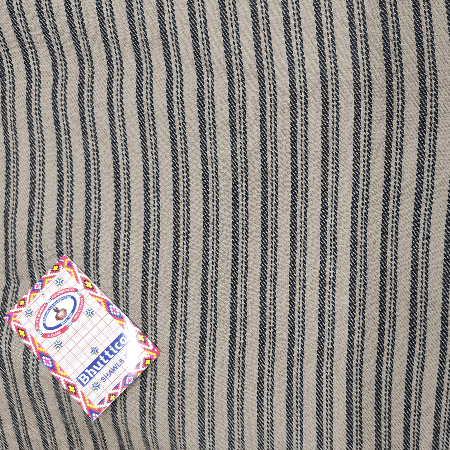 Hand Woven Pure Merino Wool Shirt Fabric ( 2.5 mtr) - Bhuttico Shawls
