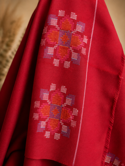 Handwoven Crimson Blossom medallion Kullu shawl in pure merino wool, maroon - close-up texture