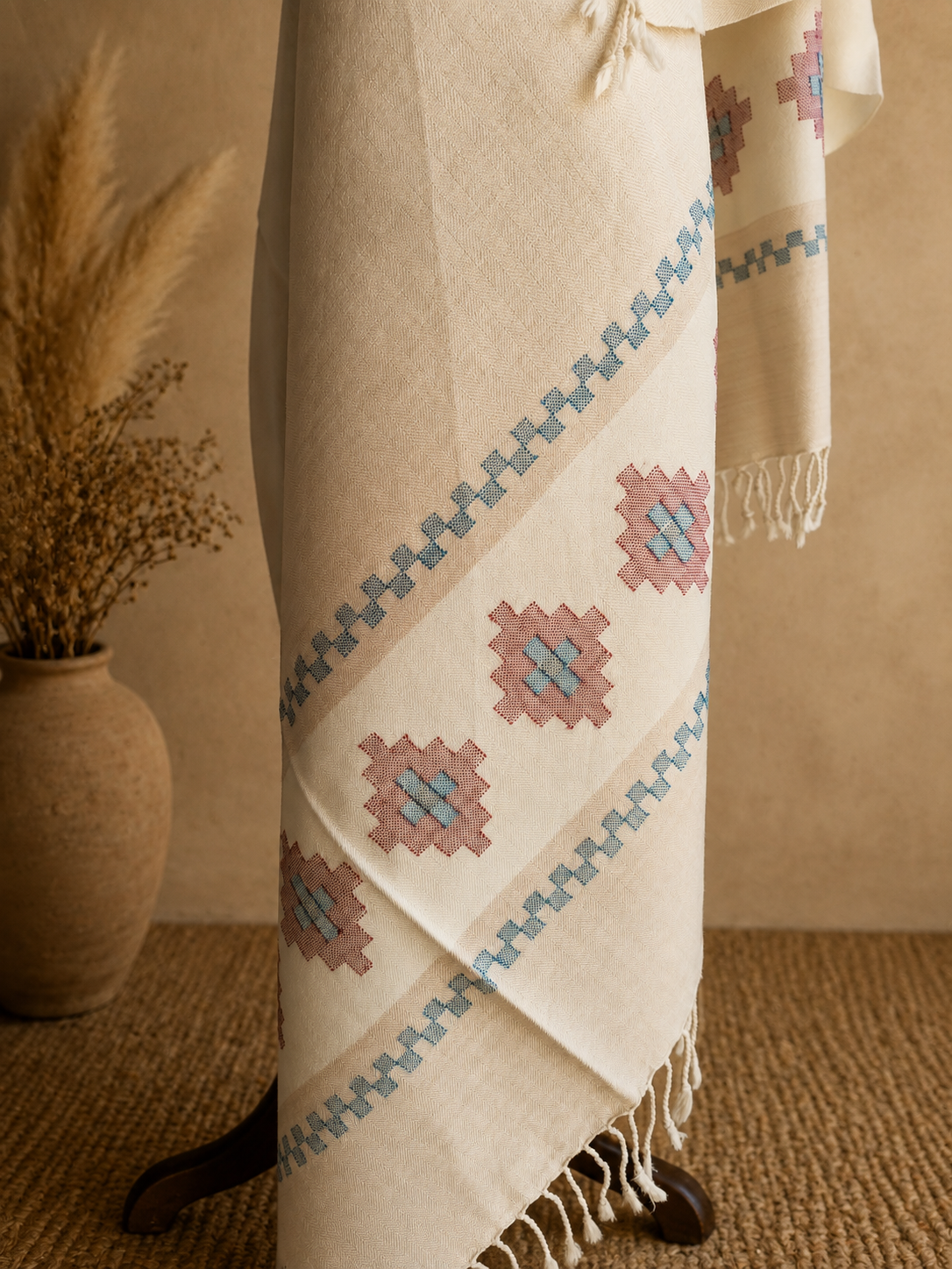 Handwoven Himrekha Gulnaar Kullu shawl in pure merino wool, white and beige - folded view