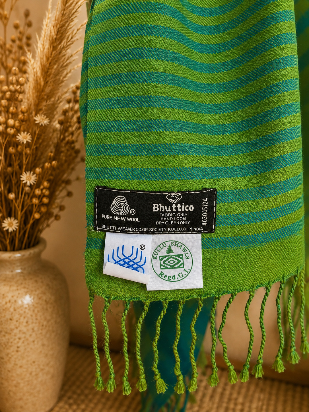 Handwoven Mangla Kullu shawl in pure merino wool, green and blue - detail view