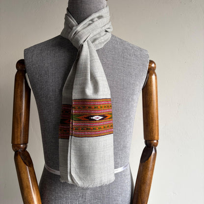 Handwoven Unisex Polywool Muffler (Light Grey)