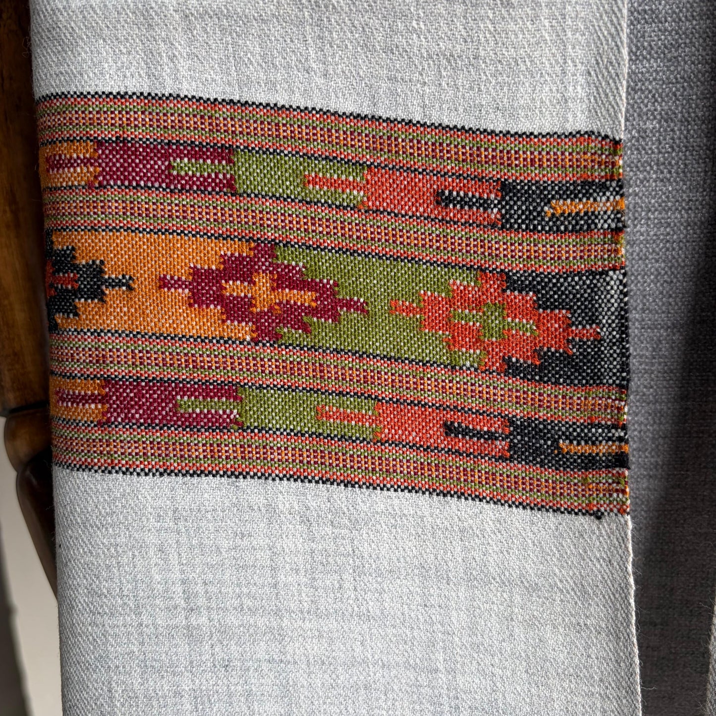 Handwoven Unisex Polywool Muffler (Light grey)