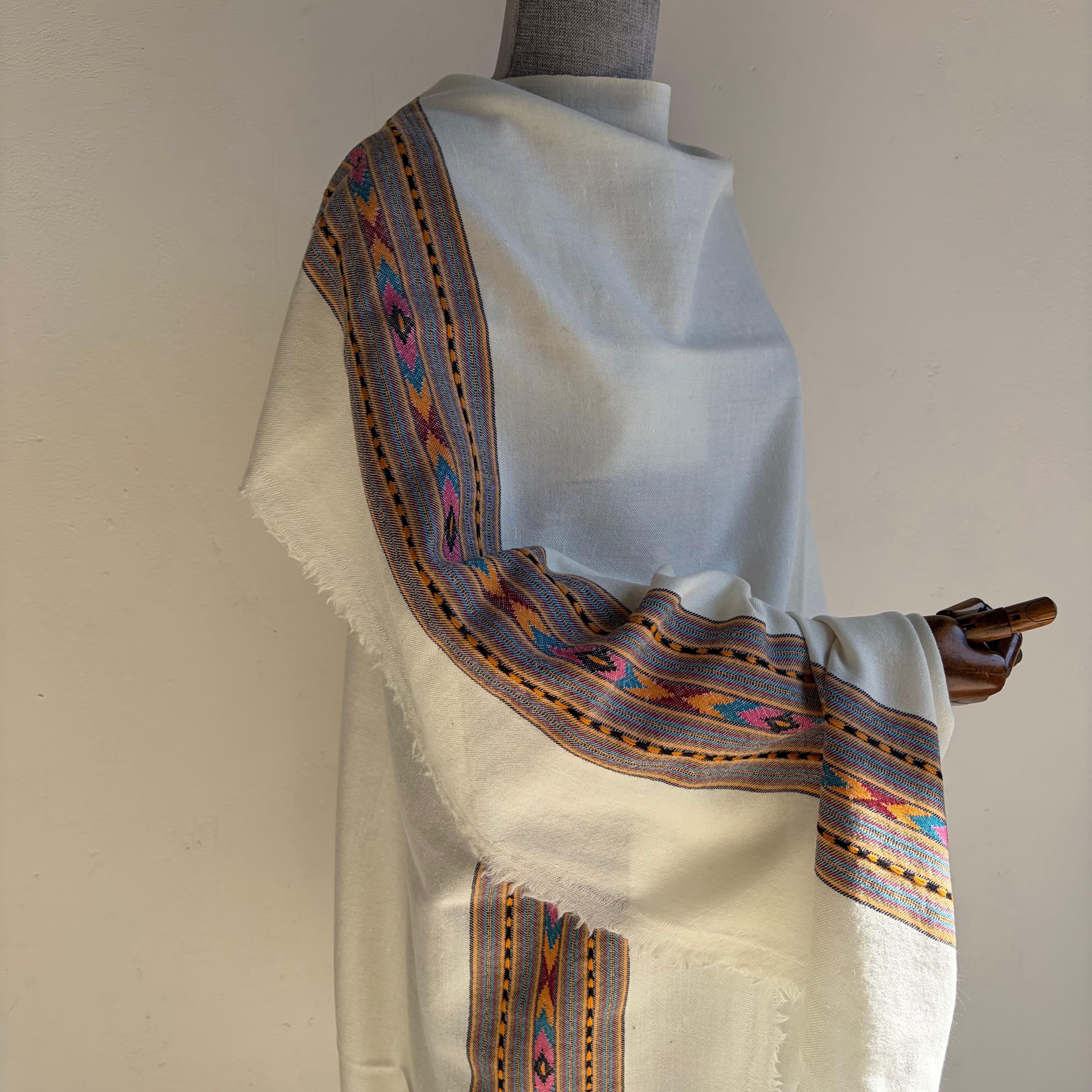 Handwoven Angora and Wool Blend Shawl (white) – Bhuttico