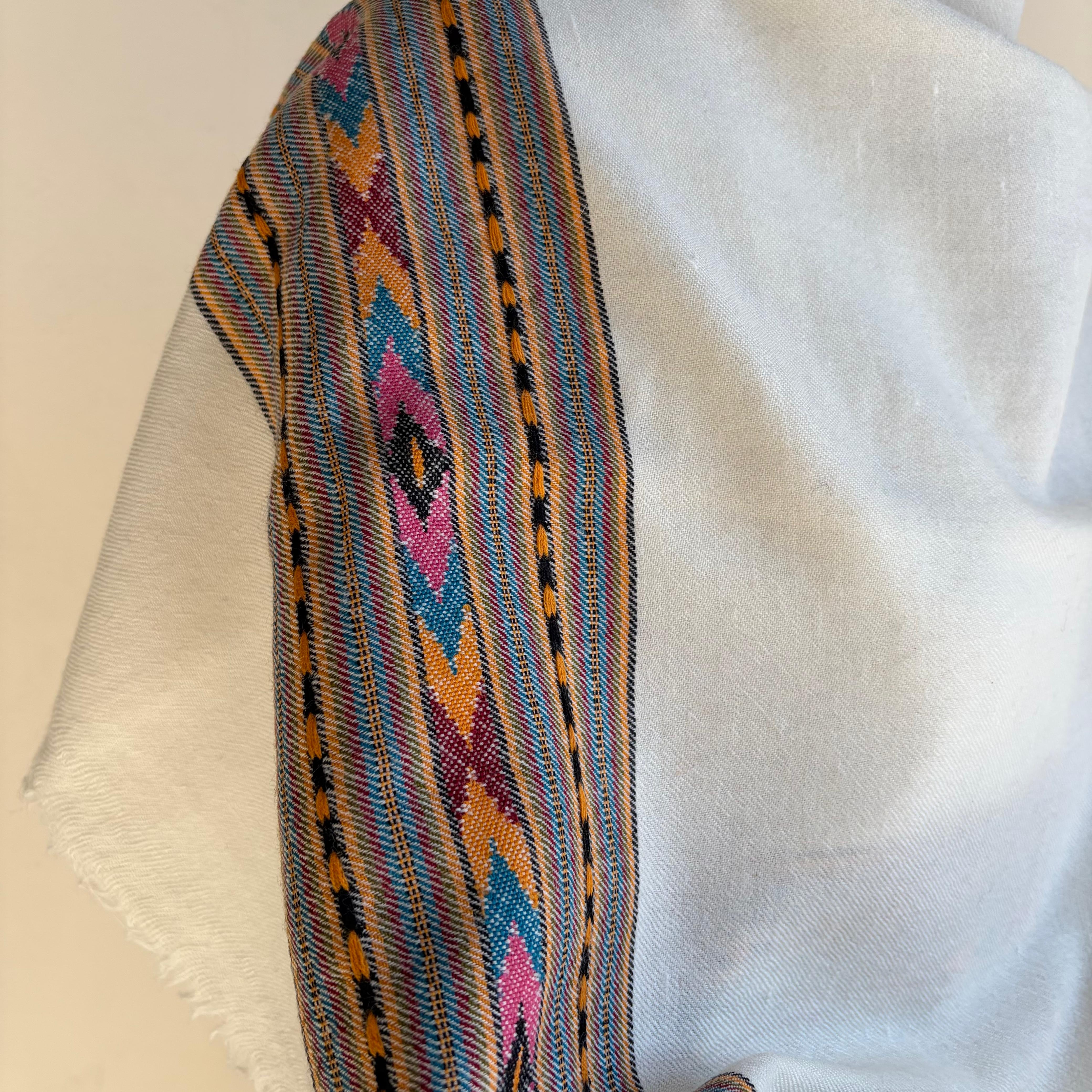 Handwoven Angora and Wool Blend Shawl (white) – Bhuttico
